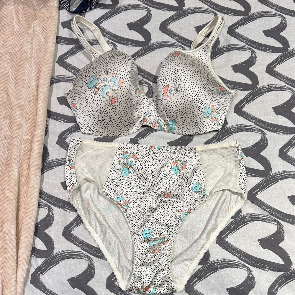 Addition Elle Cream Floral Bra Set